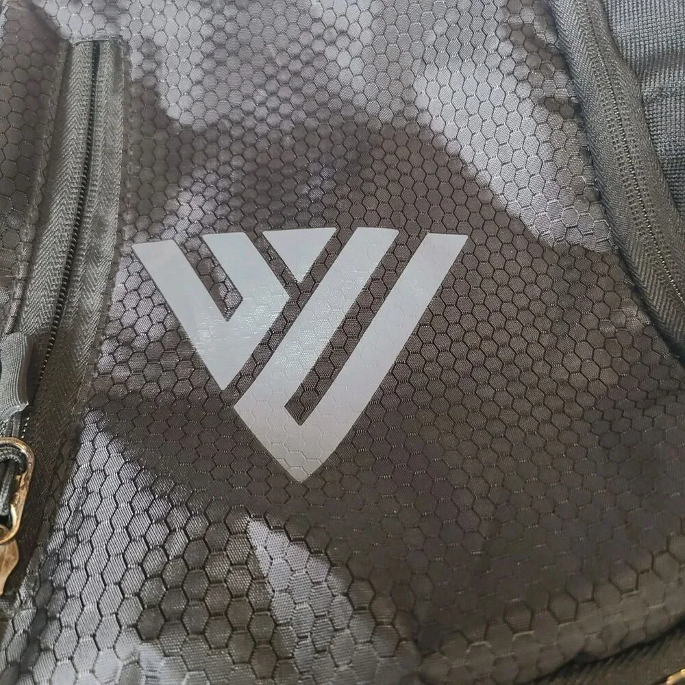 DAREKUKU Youth Baseball/Softball Backpack Bat Bag Black/Silver